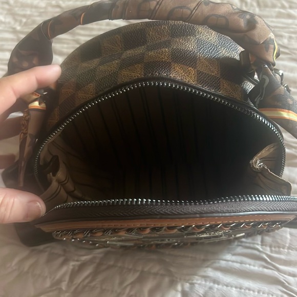 Moschino Handbag excellent condition - Picture 4 of 6